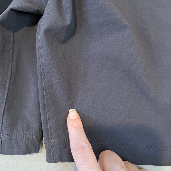 REI Shorts Women’s 4 Stretch Lightweight Hiking Athletic Outdoor 8.5" Ins. Black - Picture 8 of 8